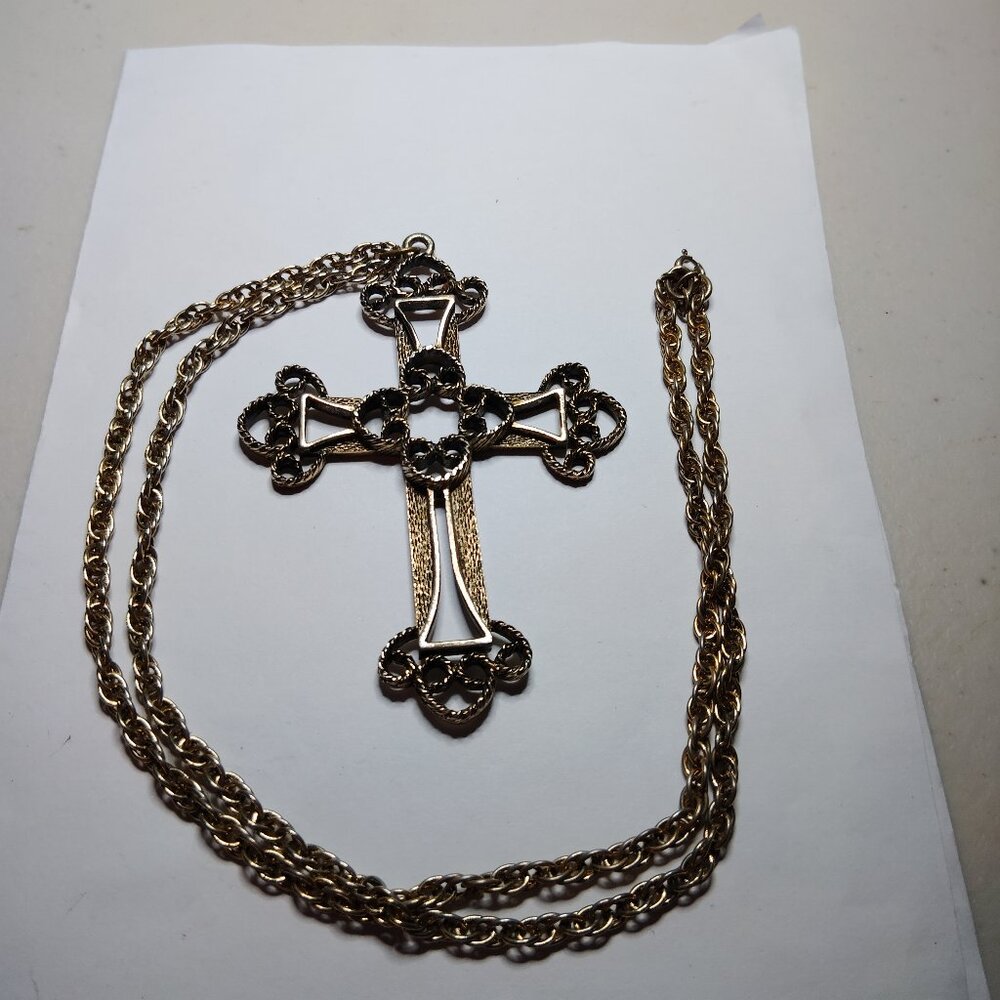 Sarah Coventry 1973 Victorian Cross Necklace Gold Tone 25" Rope Chain Signed